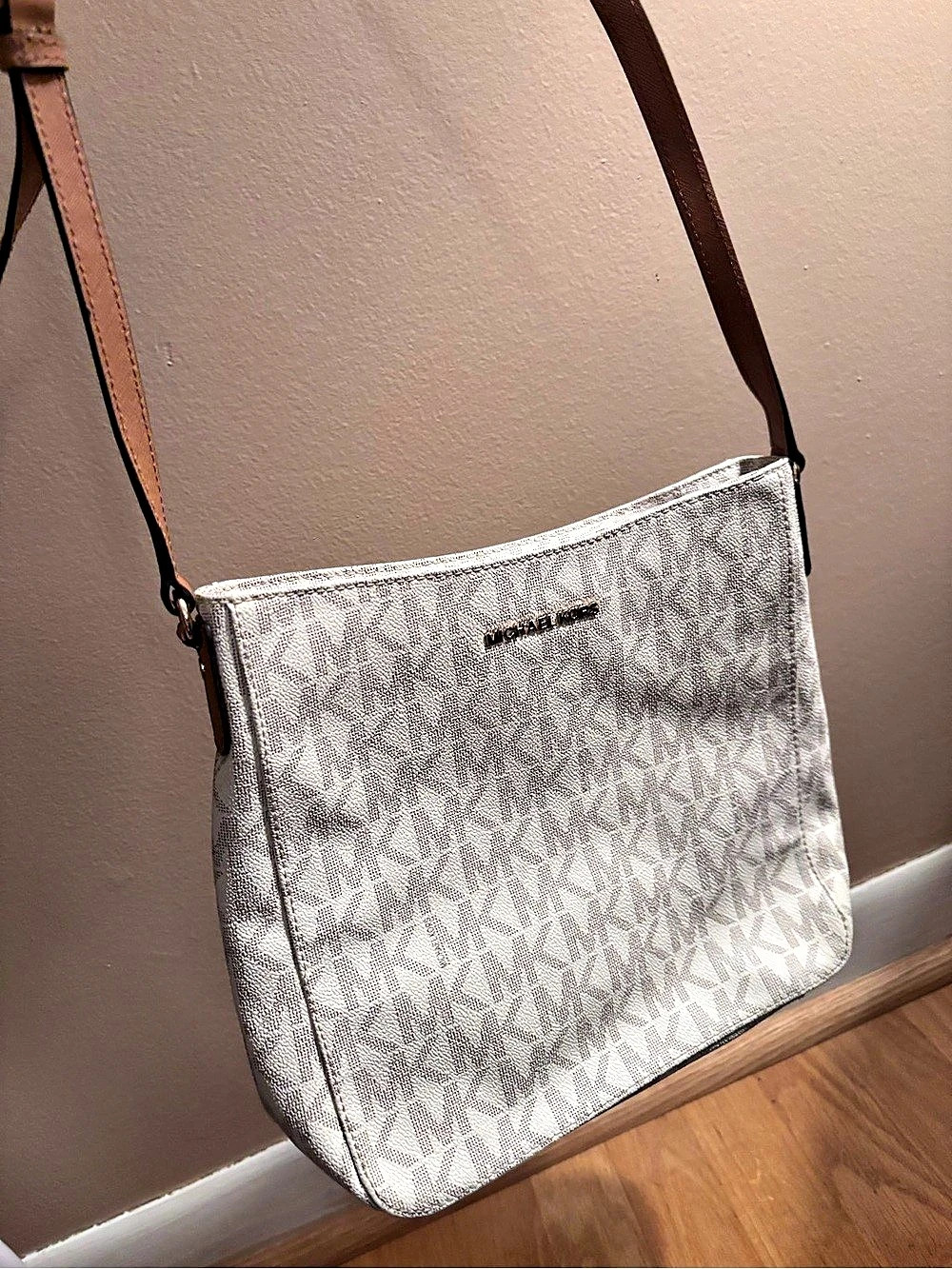 Michael Kors Jet Set Travel Large Logo Messenger Bag White & Brown